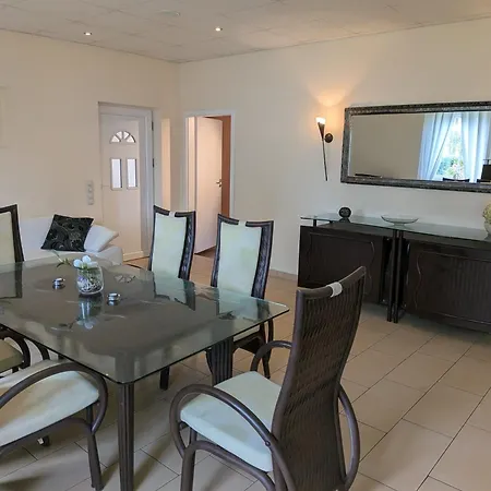 Apartment Luesser Landsitz *